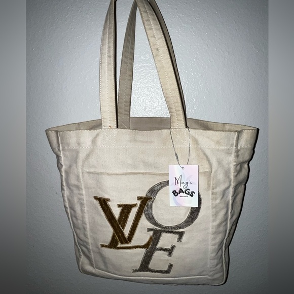 Louis Vuitton: Beaded That's Love Limited Edition Tote (on Scarlett Johansson) - Picture 12 of 16